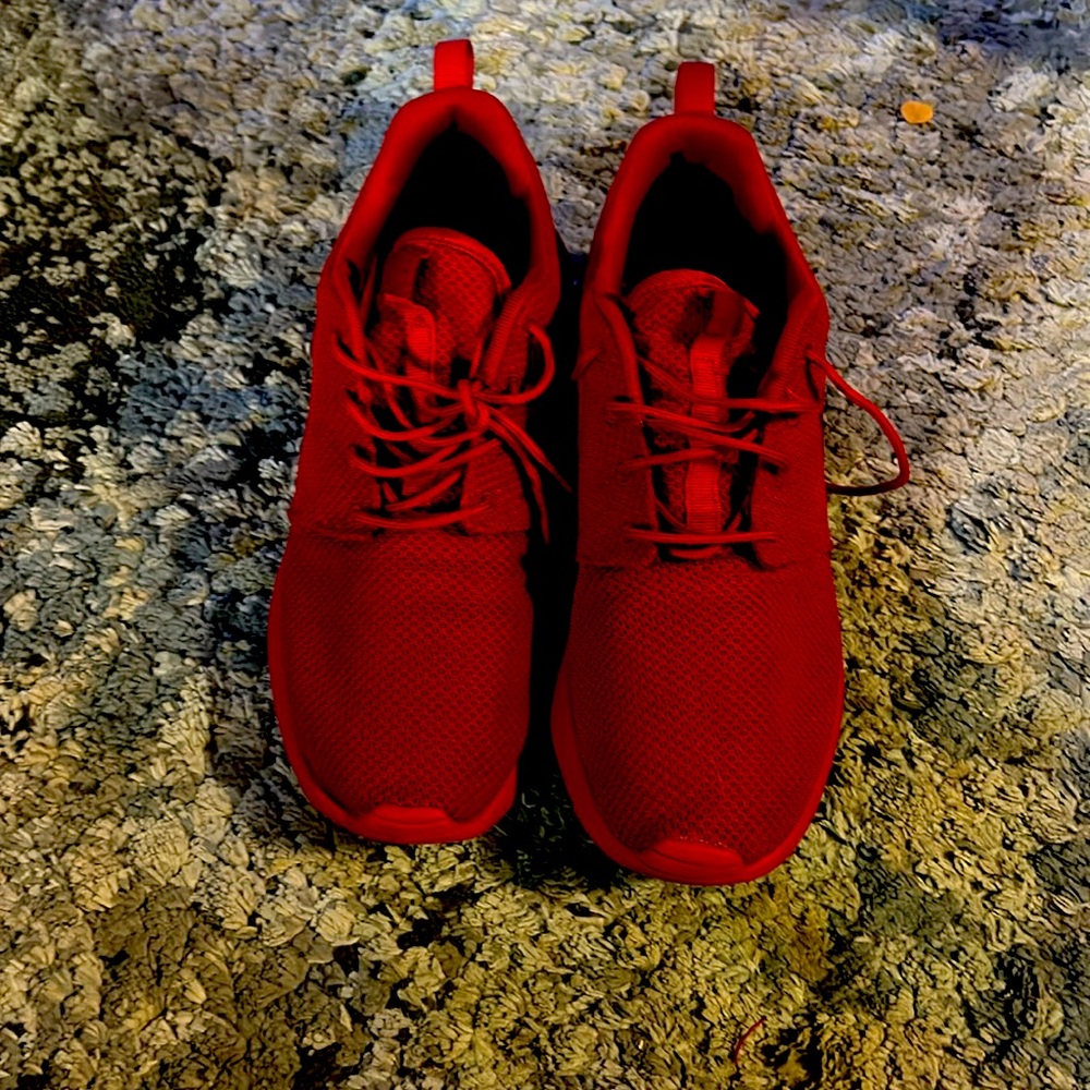 Nike Roshe One Triple Red Foam Sole Running Shoes Sneakers 511881-666 Men’s 9